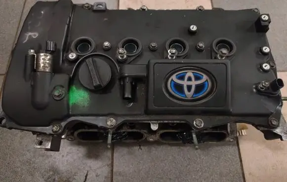 Toyota C-HR I Engine head x2zre22u295