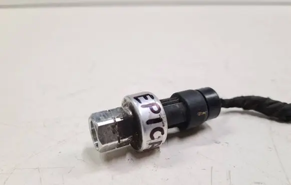Chevrolet Epica Air conditioning (A/C) pressure sensor 2CP452 0096B
