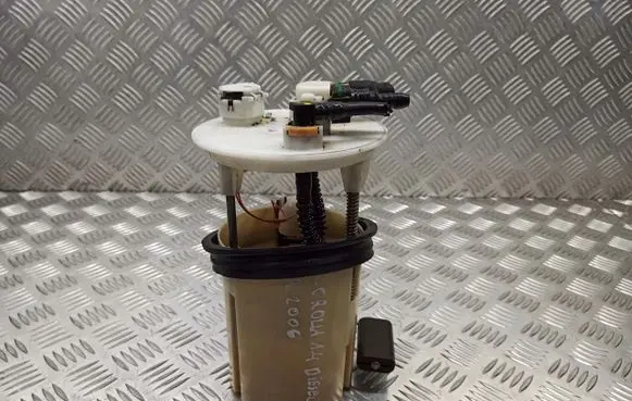 Toyota Corolla E120 E130 Mechanical fuel pump 77010-02040