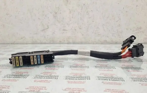 Volkswagen Touran II Fuse module 4F1941824