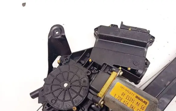Volkswagen Sharan Front door window regulator motor 7m0959802a 95vw14553ab