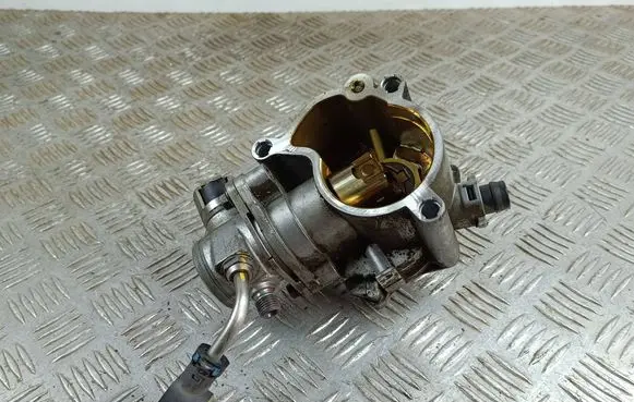 Volvo XC90 Mechanical fuel pump 31480558 D87TA 973150