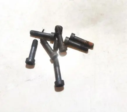 Toyota Avensis T270 Nuts/bolts 