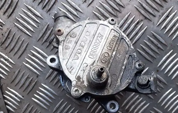 Volvo XC90 Vacuum pump 08699237
