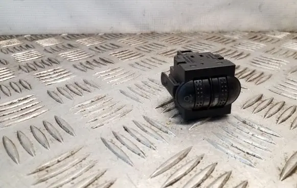 Volkswagen PASSAT B5.5 Headlight level height control switch 3B0941333A