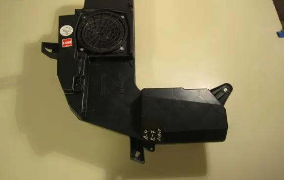 Audi A4 S4 B7 8E 8H Subwoofer speaker 8E903538203S