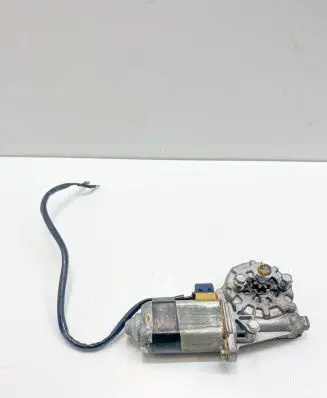 Mercedes-Benz SLC C107 Front door window regulator motor 0130821017