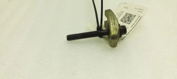Nissan Qashqai Fuel Injector clamp holder