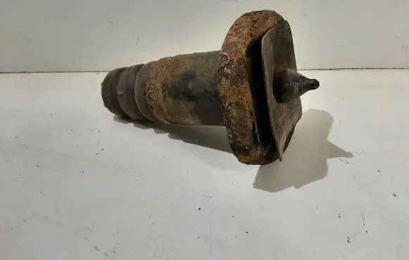 Volvo XC60 Front coil spring rubber mount 31262885 81570MAA