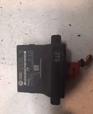 Volkswagen Touran I Gateway control module 1K0907530E 1K0907951