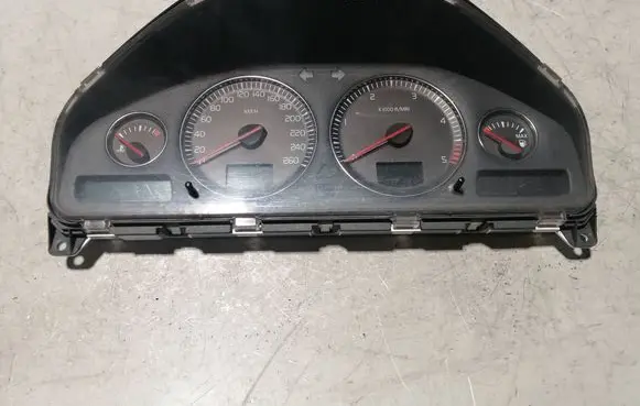 Volvo XC90 Speedometer (instrument cluster) 8673268