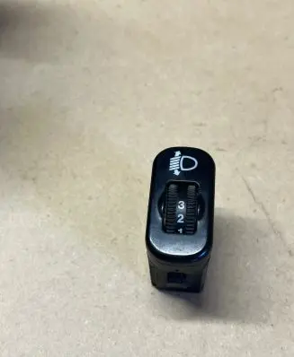 Mercedes-Benz Sprinter W906 Headlight level height control switch 0005445931 32200103