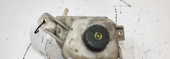Toyota Yaris Brake fluid reservoir