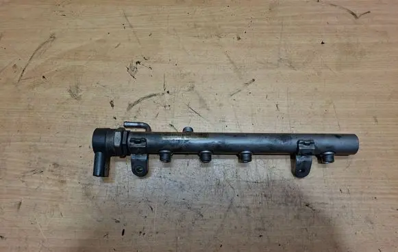 Mercedes-Benz ML W164 Fuel main line pipe A6420700495