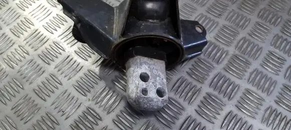 KIA Ceed Engine mount bracket