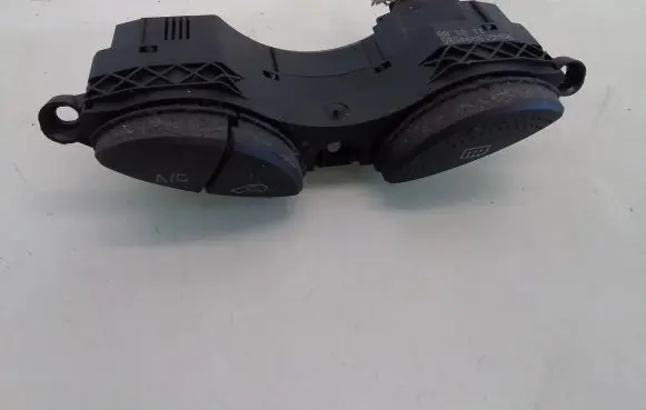 Windscreen/window heater switch