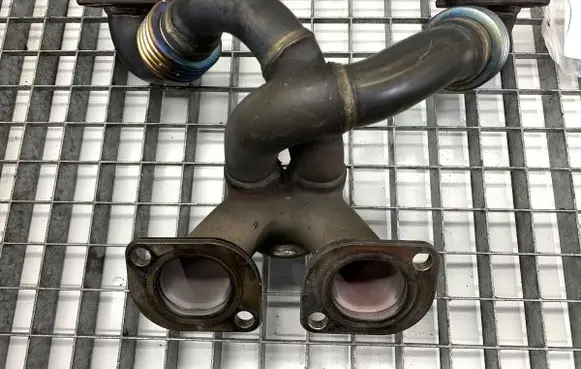 BMW 5 G30 G31 G38 Exhaust manifold 40630814