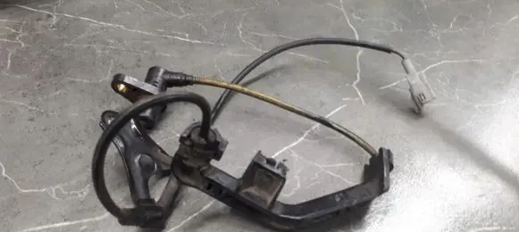Toyota Corolla E110 ABS brake wheel speed sensor