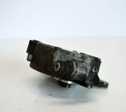 Volkswagen Golf VI Vacuum pump 03L145100