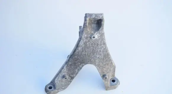 Audi A4 S4 B7 8E 8H Engine mounting bracket 8E0199308AR
