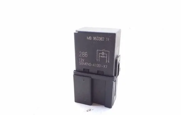 Mitsubishi Carisma Other relay MB953382 A1001X7