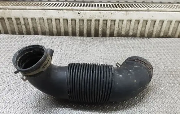 Volkswagen Fox Air intake duct part 6Y0129684B