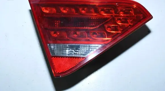 Audi A5 8T 8F Tailgate rear/tail lights 8T0945093A