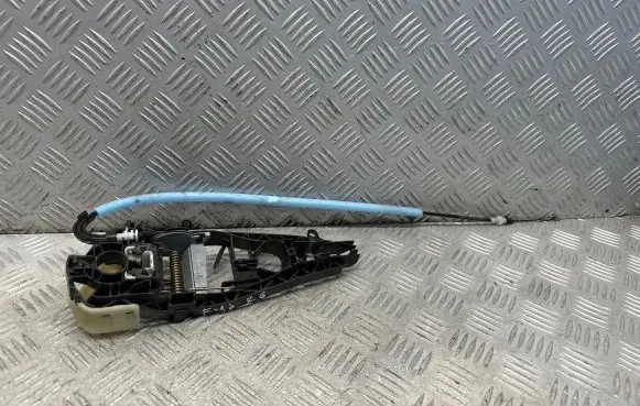 BMW X6 F16 Rear door exterior handle/bracket 7340375