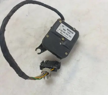 Audi A4 S4 B5 8D Air flap motor/actuator 0132801026
