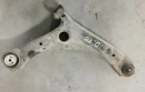 Chrysler Town & Country V Front lower control arm/wishbone