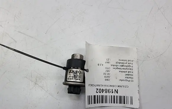 Audi A8 S8 D2 4D Air conditioning (A/C) pressure sensor 8D0059482