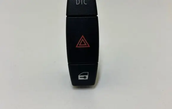 BMW 1 E81 E87 Hazard light switch 6945603 61316945603 549529100