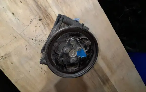 Nissan Almera Air conditioning (A/C) compressor (pump)