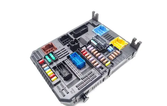 Peugeot 308 Fuse module 9819851280 28550129
