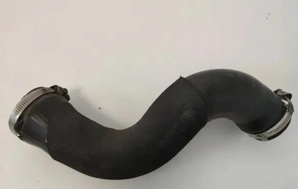 Audi A4 S4 B8 8K Intercooler hose/pipe 8K0145737J