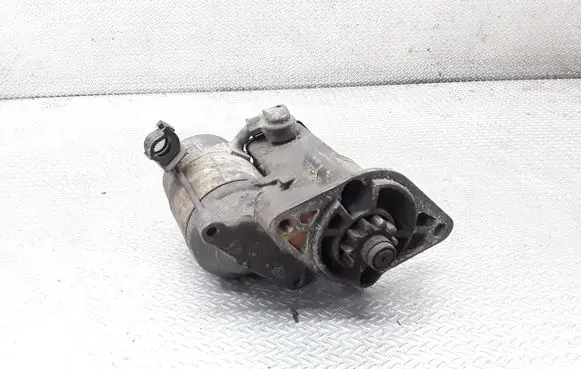 Toyota Yaris Starter motor 4280000570