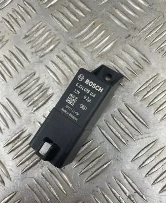 Audi Q7 4M Glow plug pre-heat relay 4M0907282E
