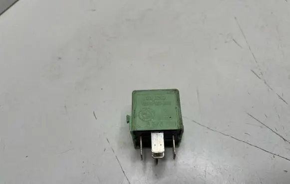 BMW 5 E39 Other relay 8373700 V23134K59X312 6134