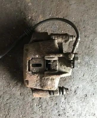 Mercedes-Benz Vito Viano W638 Front brake caliper