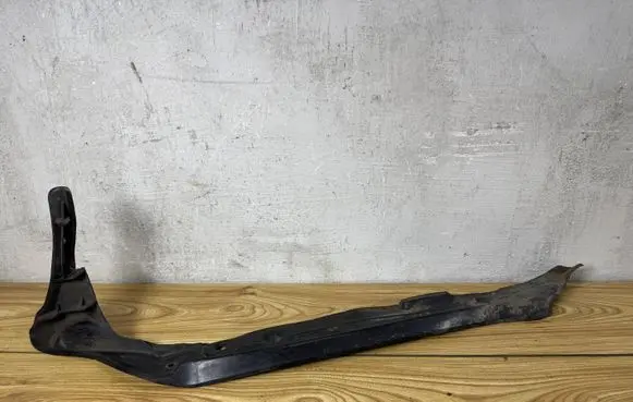 Audi Q7 4L Fender end trim 4L0821112