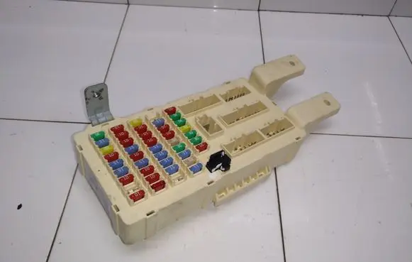 Hyundai Santa Fe Fuse box set 919502B2101007411003 2B2100704120182