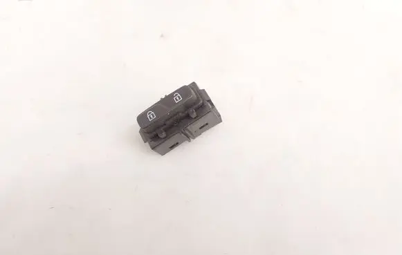 Volvo XC60 Central locking switch button 31343100