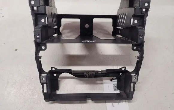 Ford Mondeo MK IV Radio/GPS head unit trim 6M2118A998 81411
