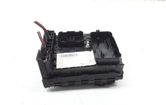Volkswagen Touran I Fuse module 1K0937124K