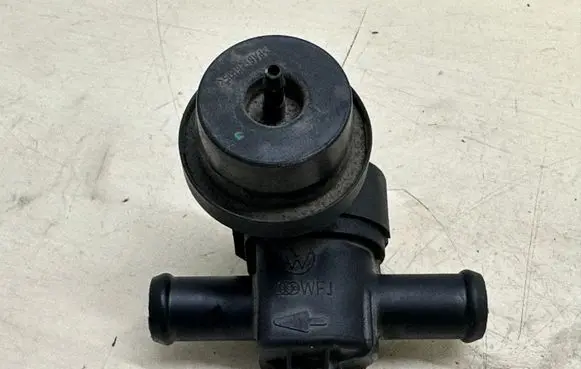 Volkswagen Touareg II Coolant heater control valve 1J0819809