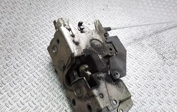 Mercedes-Benz Sprinter W901 W902 W903 W904 Front door lock A9017201035