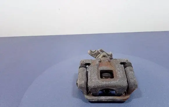 Mitsubishi Outlander Rear brake caliper
