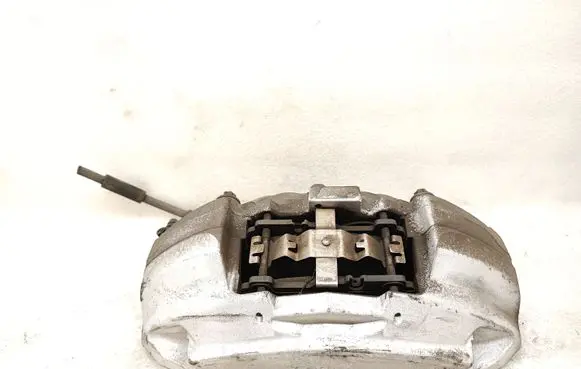 Mercedes-Benz C W205 Front brake caliper