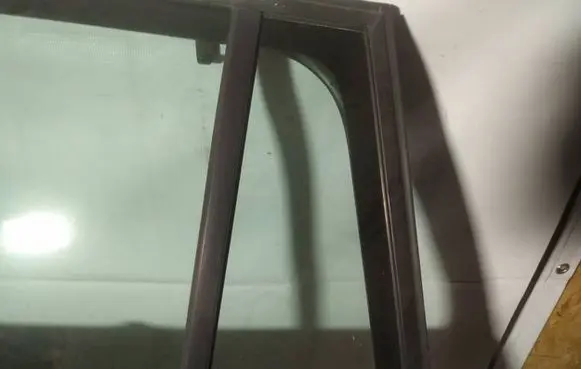 Citroen C4 Grand Picasso Rear vent window glass as2