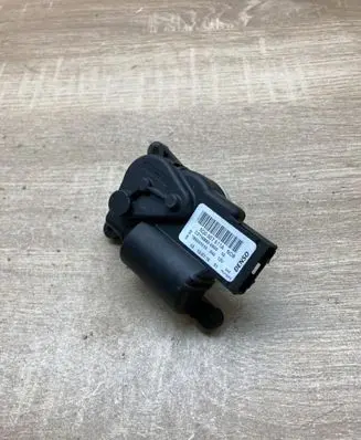 Volkswagen PASSAT B8 Air flap motor/actuator 5Q0907511A CZ1168806900